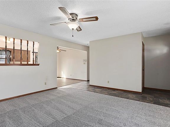 3rd image of 8603 Linda Ln