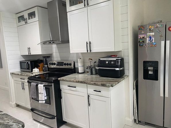 5901 White Cypress Dr