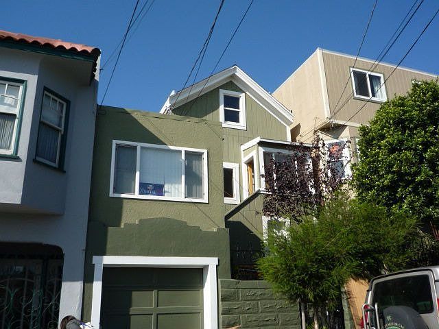 Welcome to 678 Moultrie Street