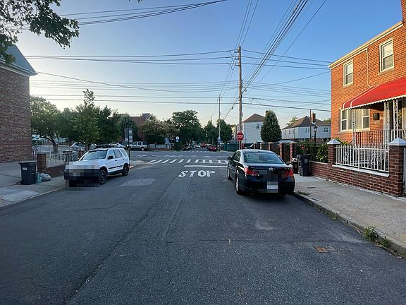 4th image of 2578 Tenbroeck Ave