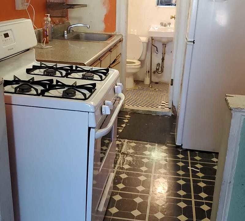 2nd image of 434 W 38th St #4B