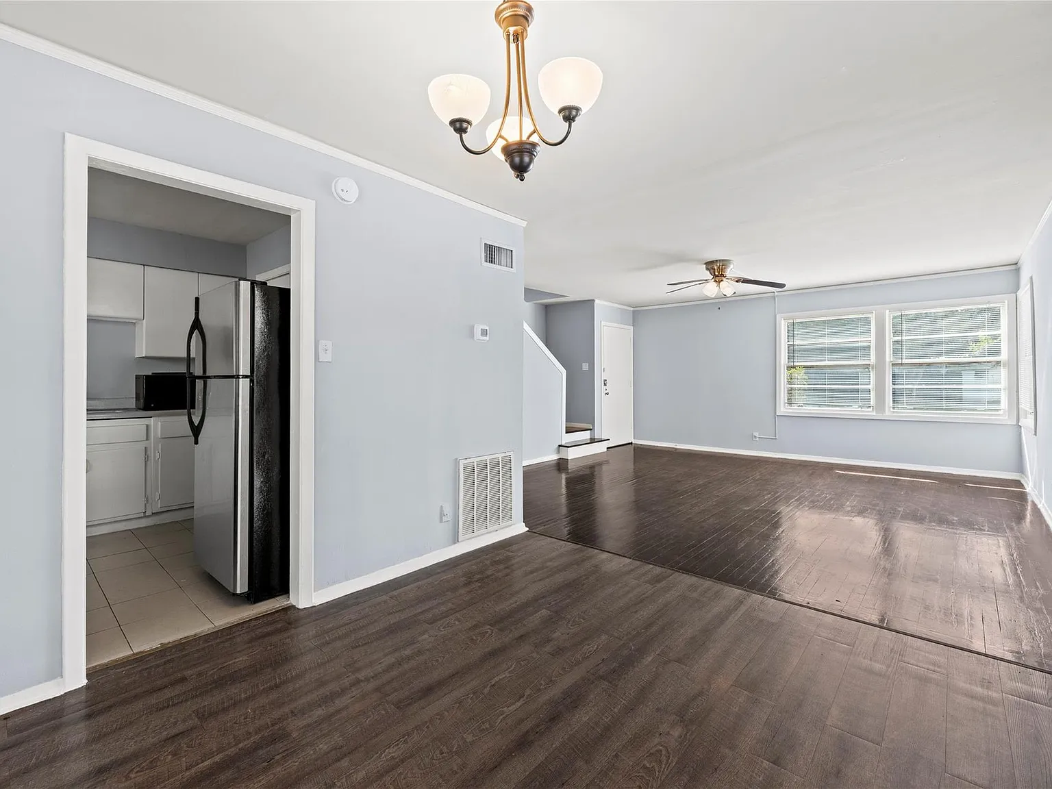 2 bed, 1.0 bath, 1229 sqft, $1,600 — Photo 3