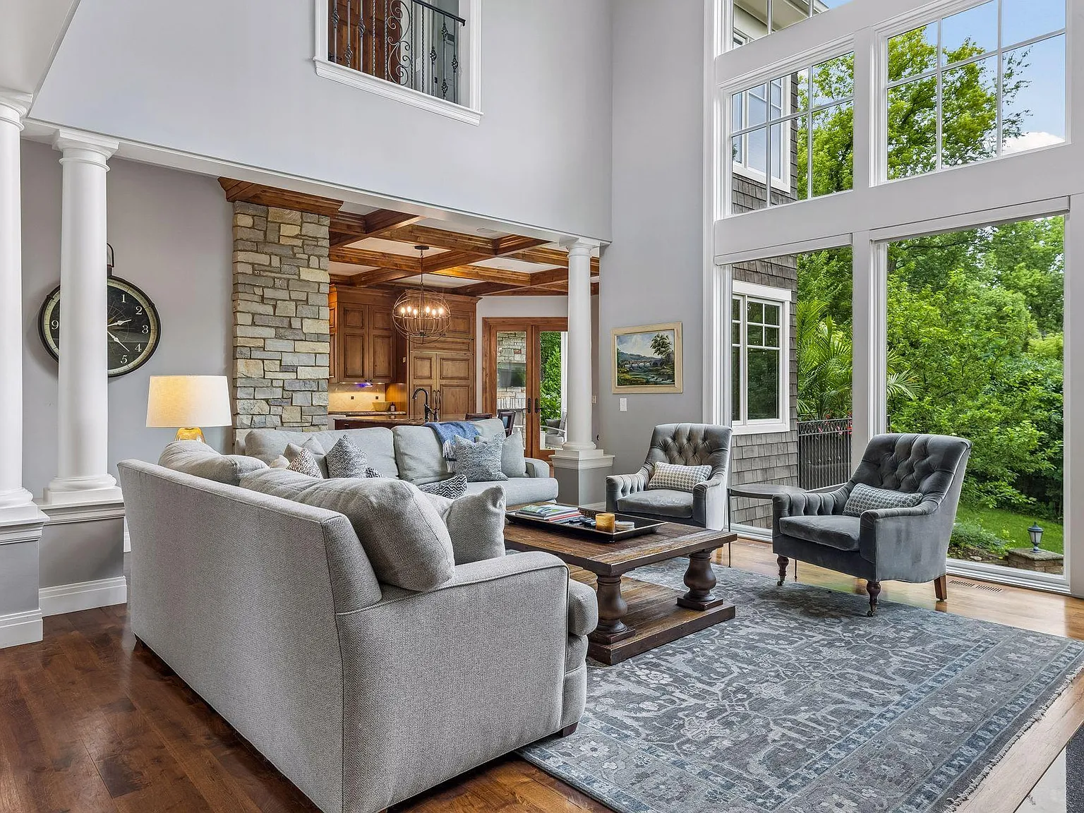 5 bed, 4.5 bath, 7132 sqft, $12,500 — Photo 3