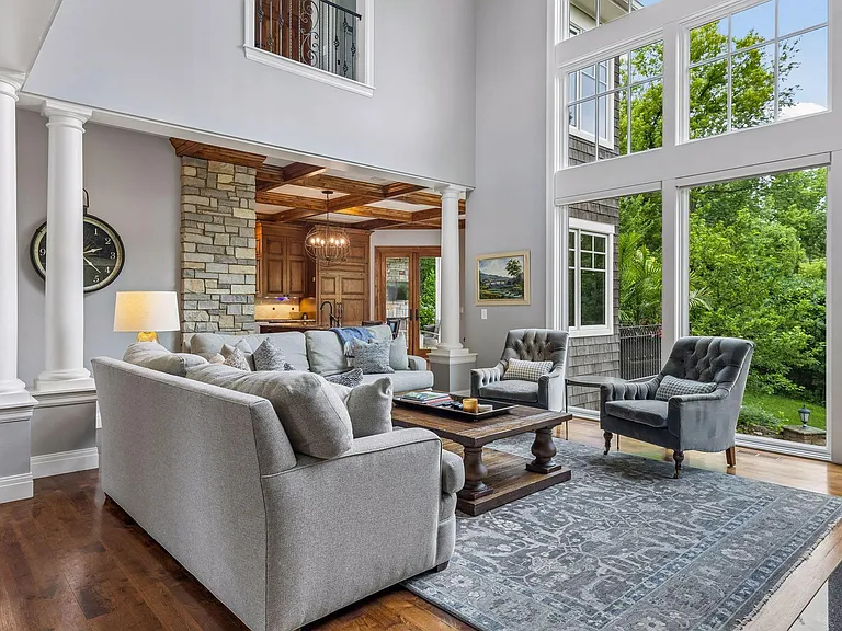 15700 Portico Dr — Photo 3