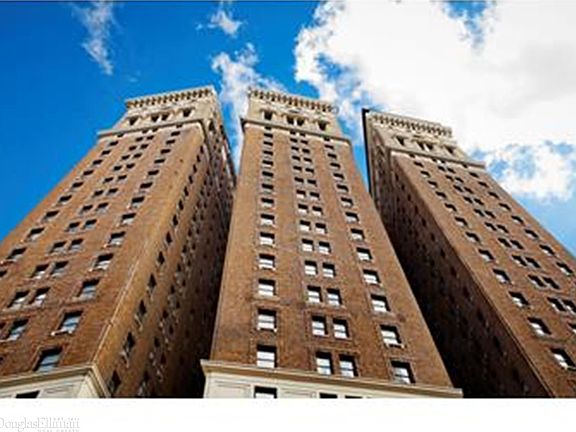 4th image of 50 W 34th St APT 15A4