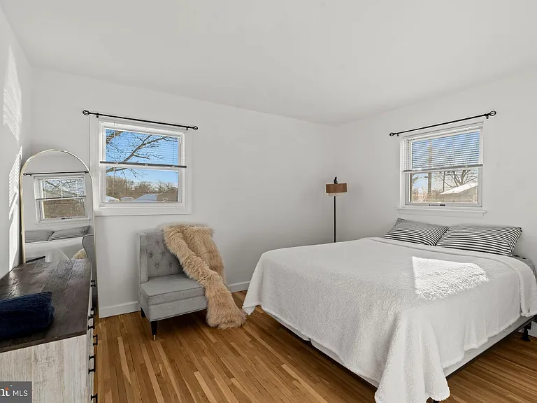 209 Front St — Photo 11