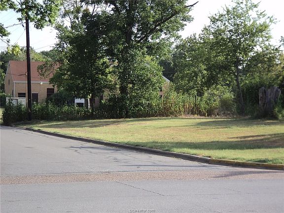 2nd image of 300 E Martin Luther King Jr St
