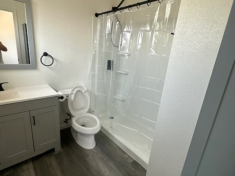 445 W Swain Rd — Photo 12