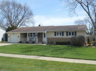 523 N Williams Dr, Palatine, IL 60074