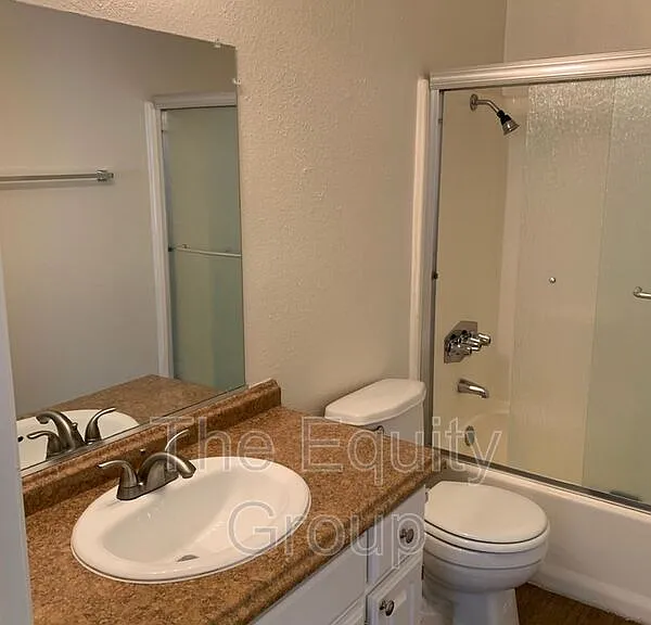 4008 W Meadow Ave — Photo 8