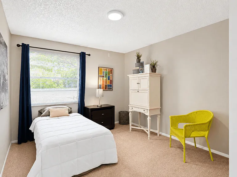 Auburn Glen Apartments — Photo 8