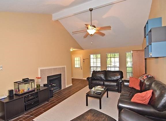 3rd image of 1515 Jersey Dr