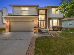 4884 Georgetown Dr, Rochester, MI 48306