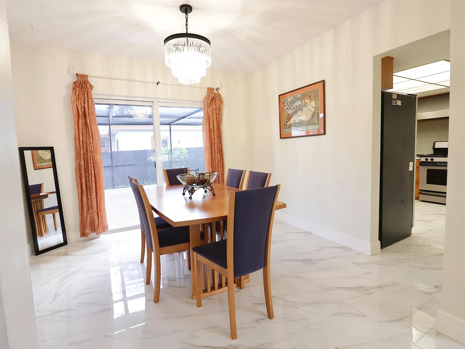 4 bed, 3.0 bath, 1708 sqft, $5,000 — Photo 3