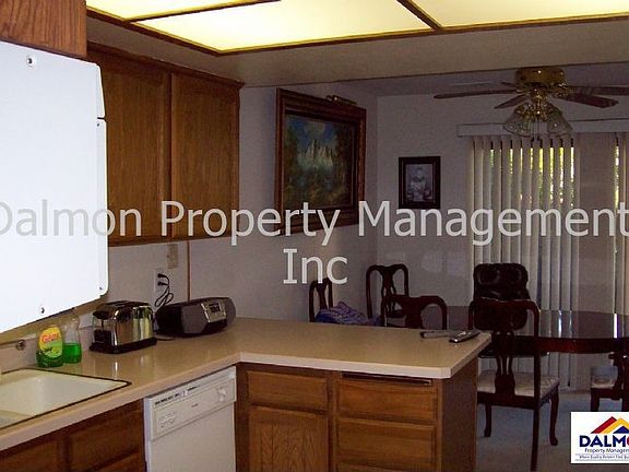 4th image of 16 Deerfield Ln