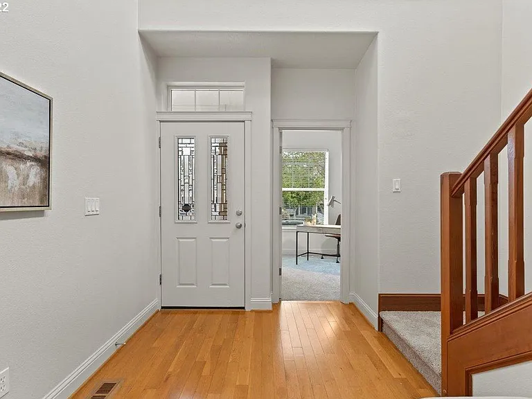 8020 NE 20th St — Photo 5