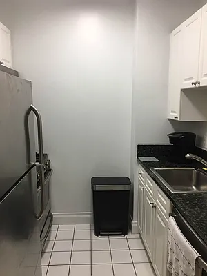 Rented by Akam Sales and Brokerage | media 31