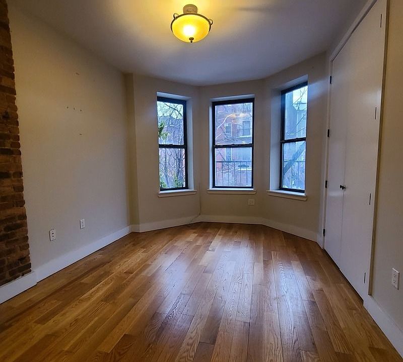 1st image of 64 Saint James Pl APT 3BL