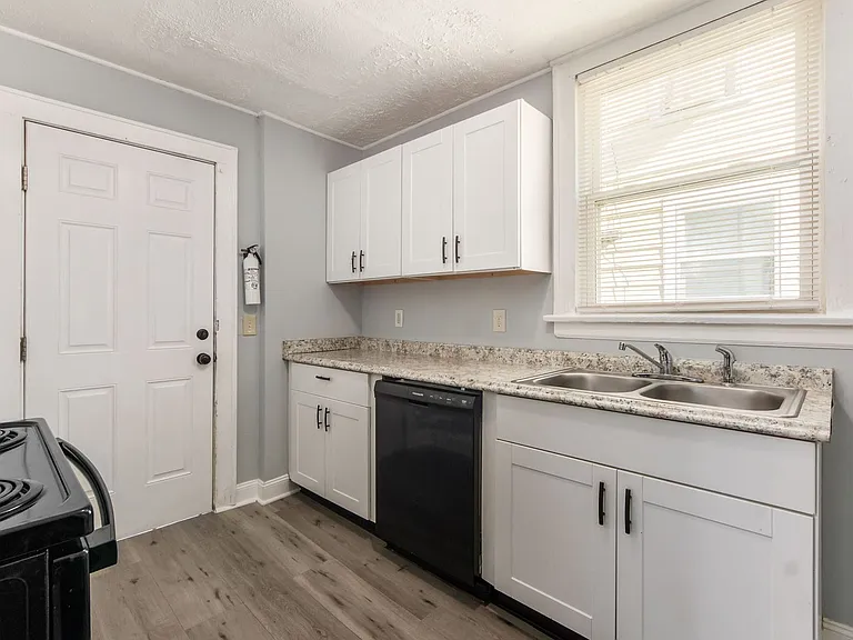 255 Belvidere Ave — Photo 10