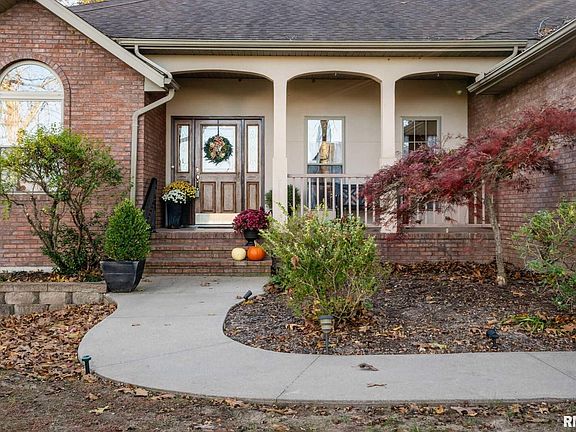2nd image of 402 Majestic Oak Dr