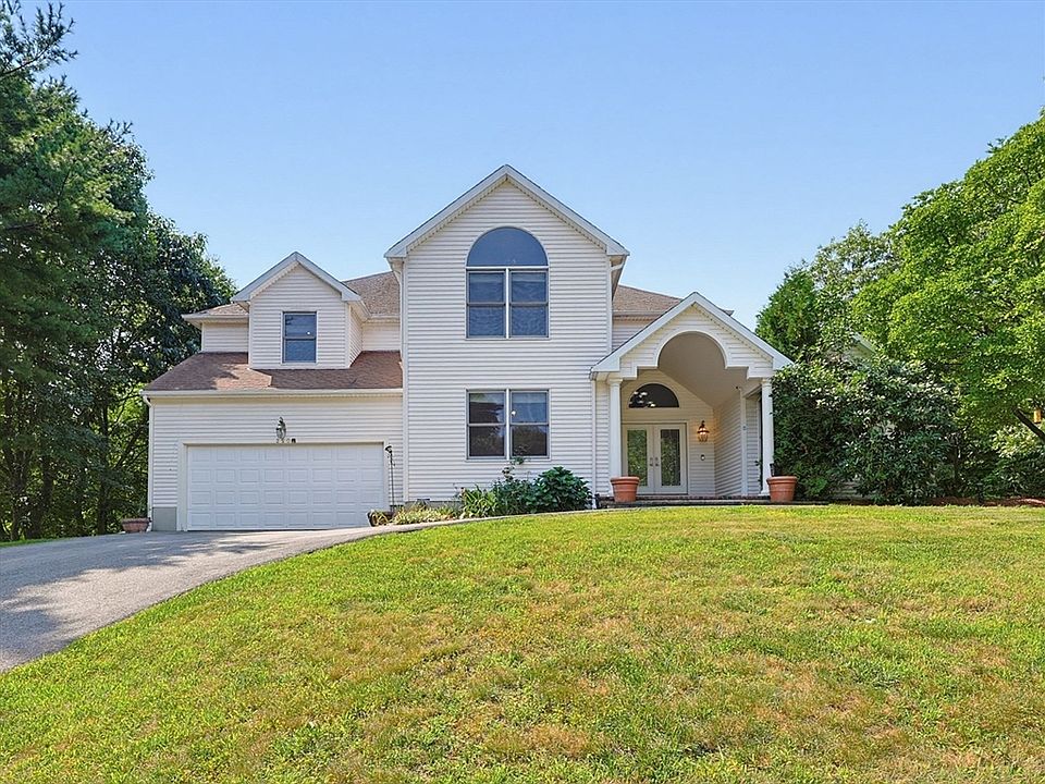 1st image of 250 Palisades Cir