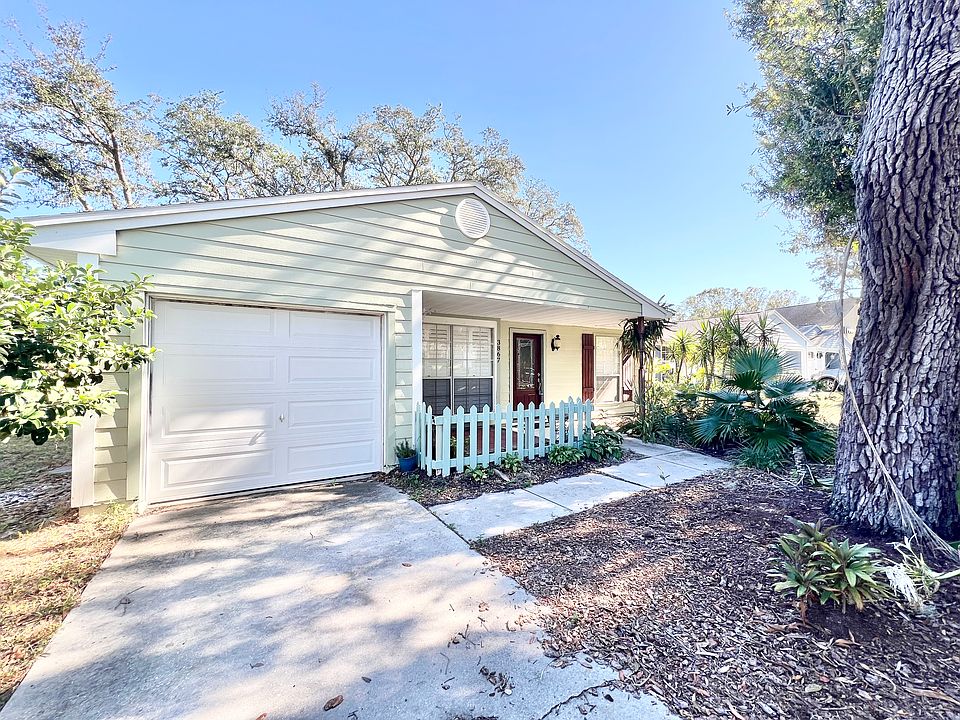 1st image of 3867 Lake Shore Dr