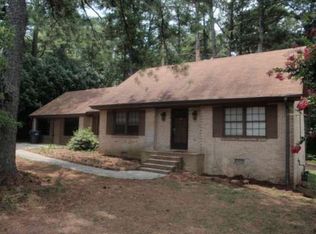 719 Springwood Dr, Lilburn, GA 30047