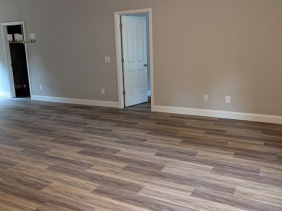 5th image of 866 Blackhorse Run