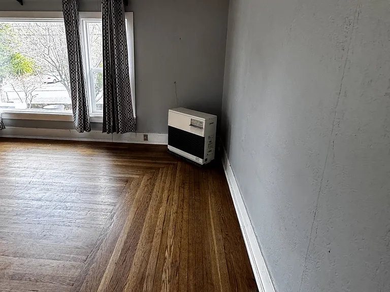 517 S Weed Blvd — Photo 2