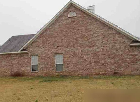 3rd image of 111 Lincoln Ridge Cir