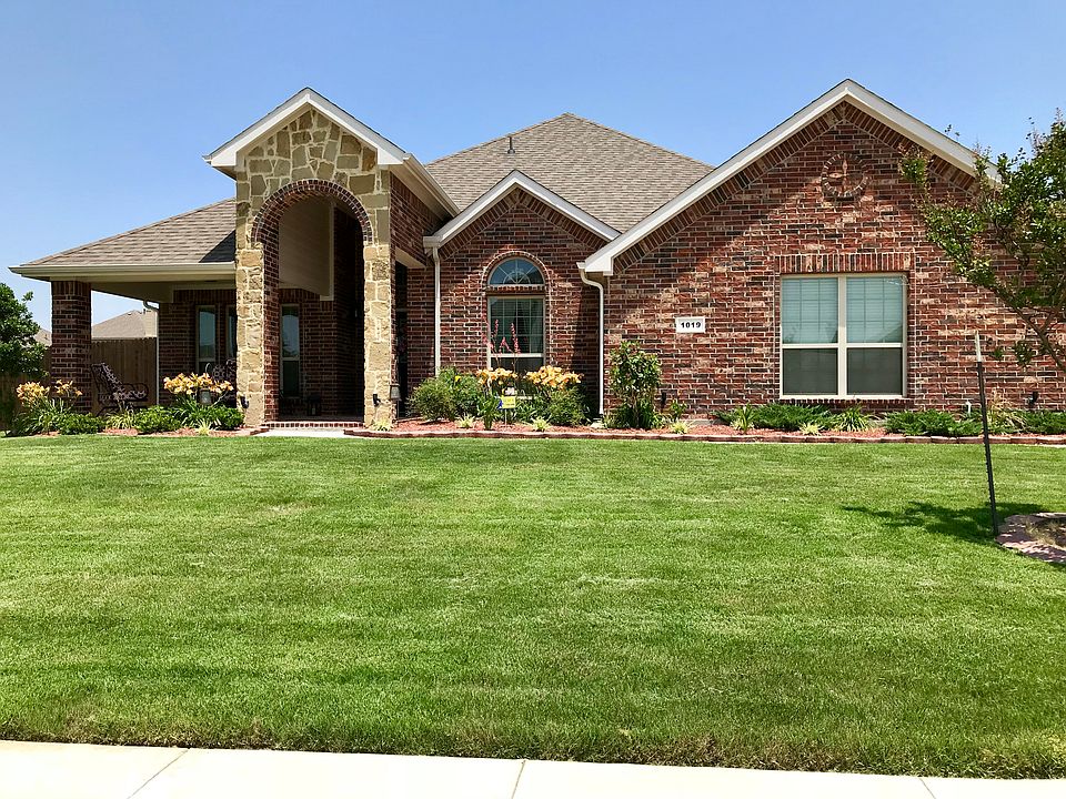 1st image of 1019 Wellington Dr