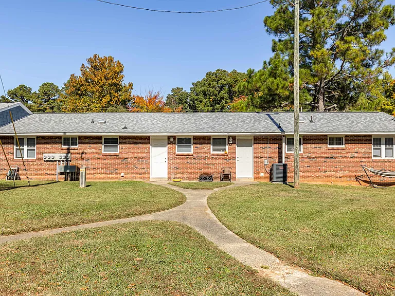 Sanford Estates — Photo 32
