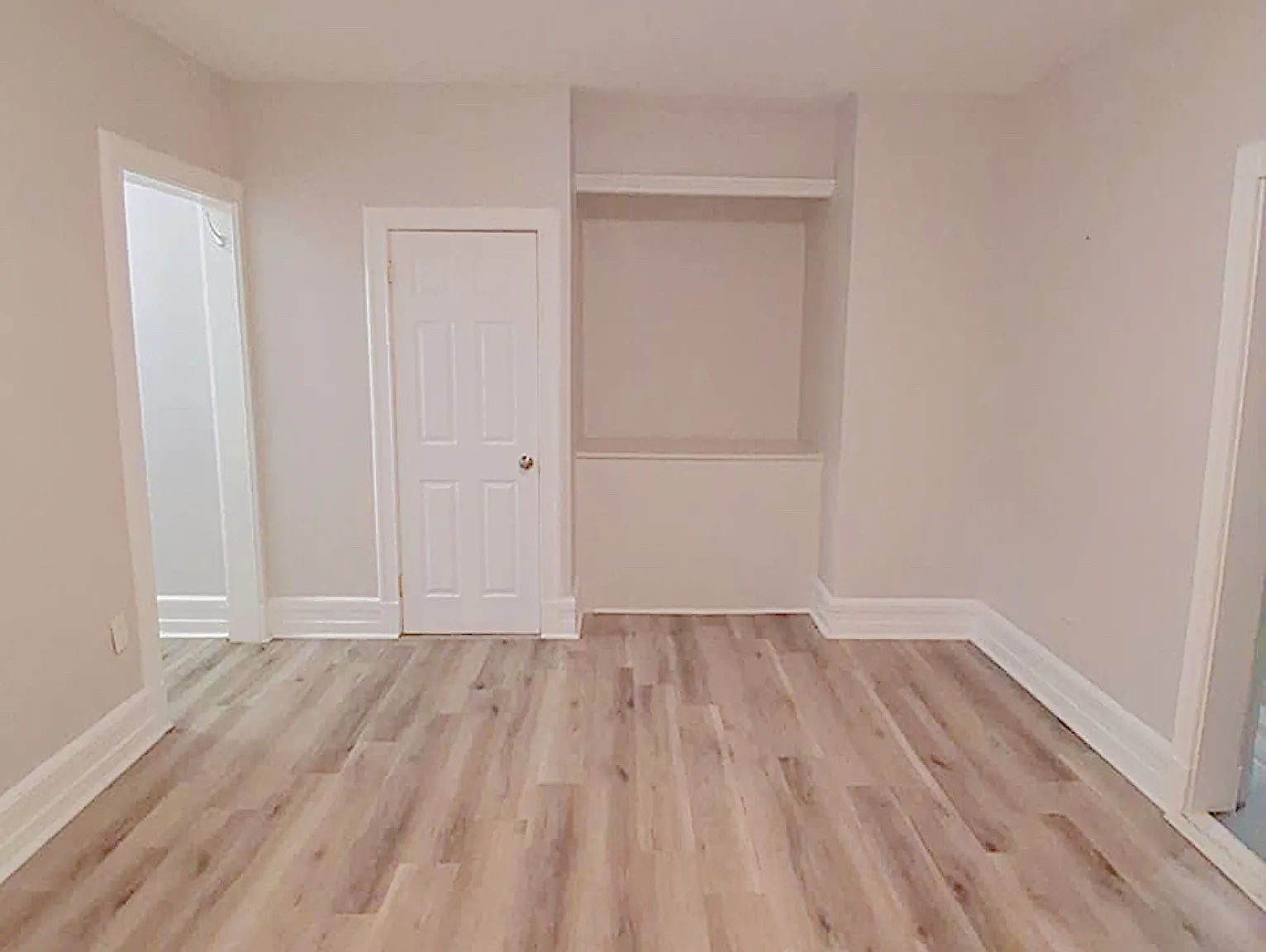 2 bed, 1100 sqft, $1,975 — Photo 4