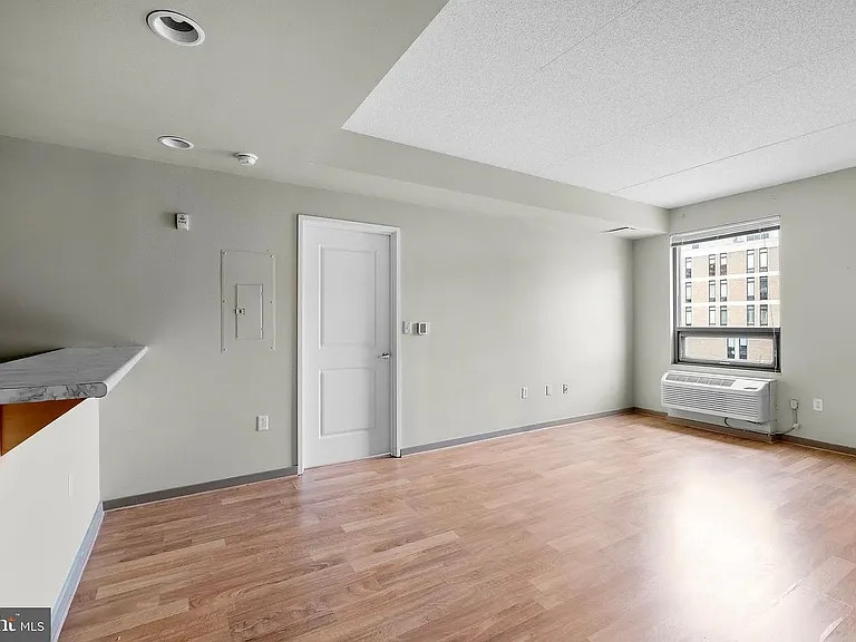 111 N 9th St #518 — Photo 4