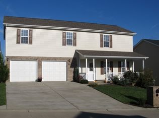 709 Emerald Dr, Hurricane, WV 25526