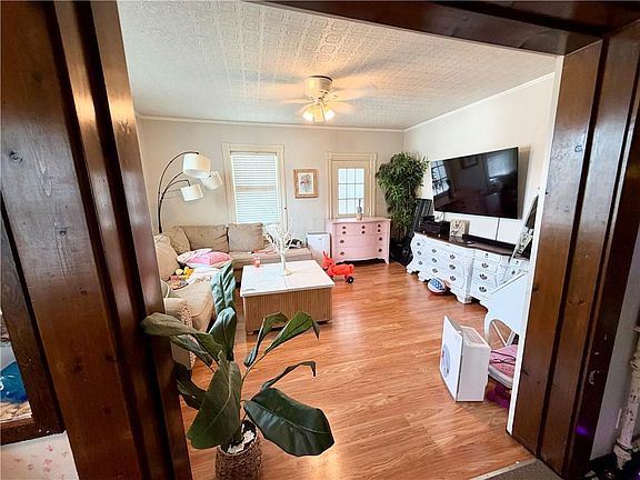 2nd image of 95 Winter St
