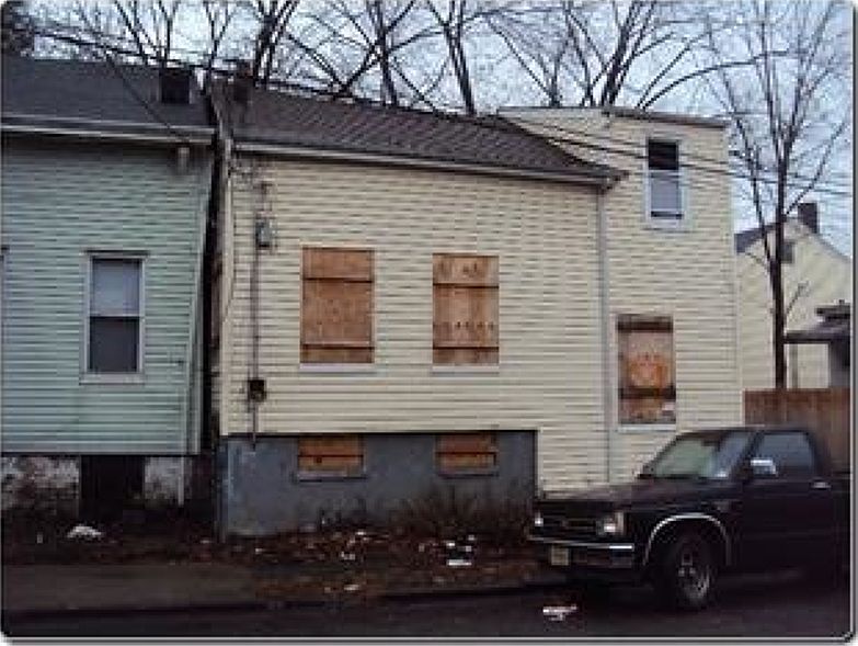 2nd image of 29 Watson St