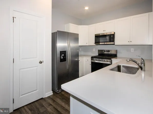 159 Sickler Ct, Sicklerville, NJ 08081