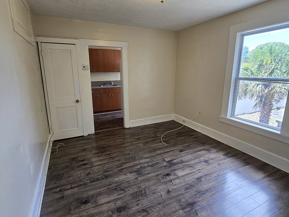 1st image of 1910 1/2 23rd St S #1/2