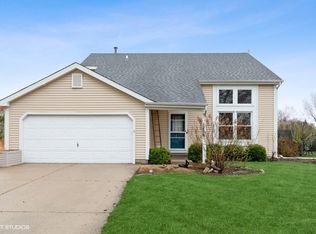 1258 Rosewood Ln, Crystal Lake, IL 60014