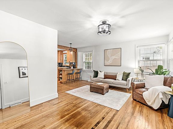 5th image of 11 Tabor St