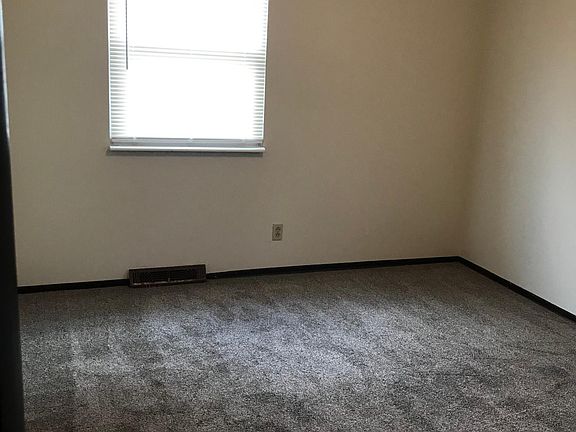 5th image of 95 W Linwood Ave