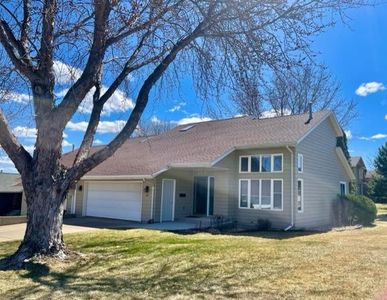 101 Anna St, Yankton, SD, 57078