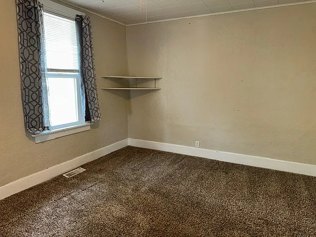 320 S 4 E — Photo 10