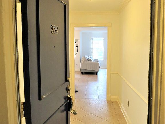 3rd image of 361 N Post Oak Ln APT 239