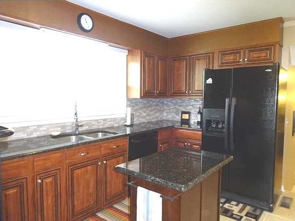 3rd image of 1135 Carter Dr