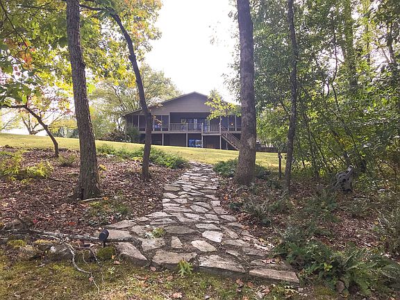 4th image of 235 Walnut Dr