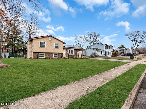 5th image of 948 Green Hill Boulevard