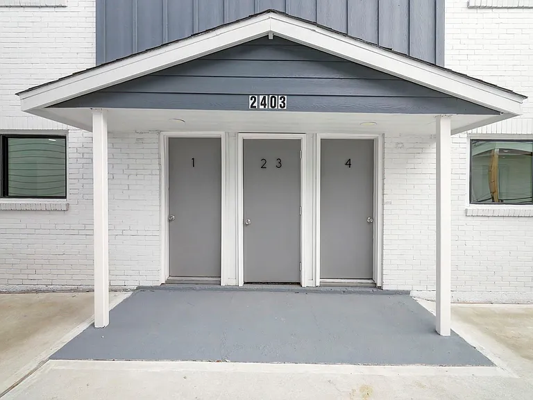 2403 Cleburne St #3 — Photo 2
