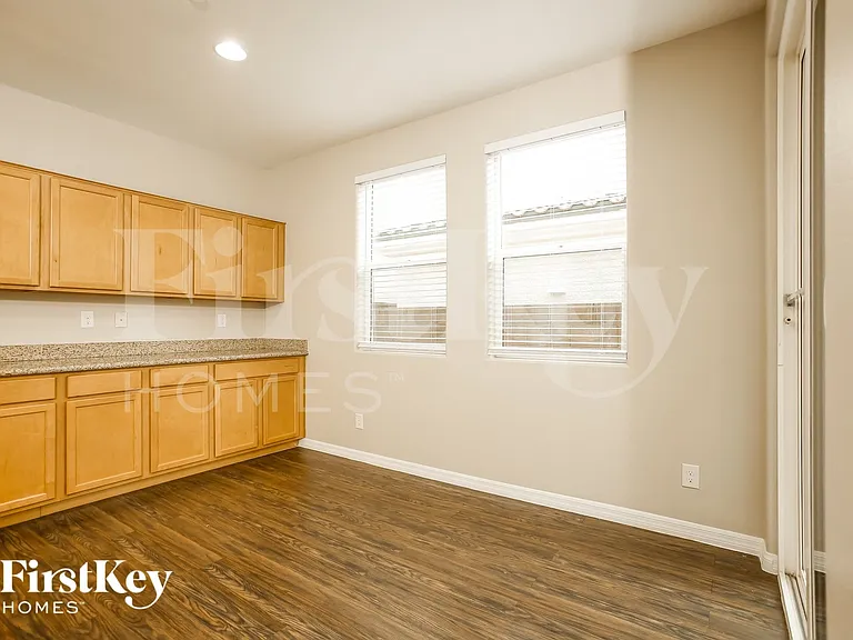 10236 Ruggles Mansion Ave — Photo 3